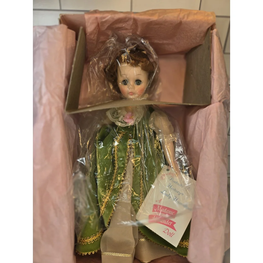 Madame Alexander Lady Hamilton #1338 Doll – 12” Portrait of Children‎ – NRFB –
